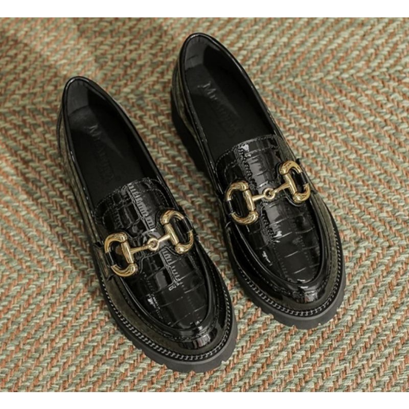 Sepatu Docmart Wanita Terbaru / Sepatu Loafers Wanita Fashion Korea Terpopuler / Sepatu Wanita Hitam / Sepatu Cewek Kekinian / Bisa Cod