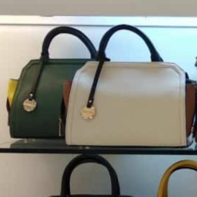 

BELLAGIO SLING tag 600 Sale 550