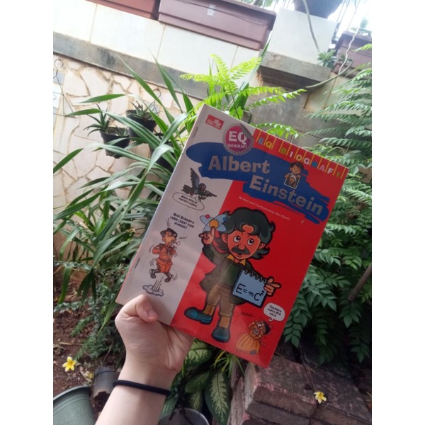 EQ BIOGRAFI ALBERT EINSTEIN