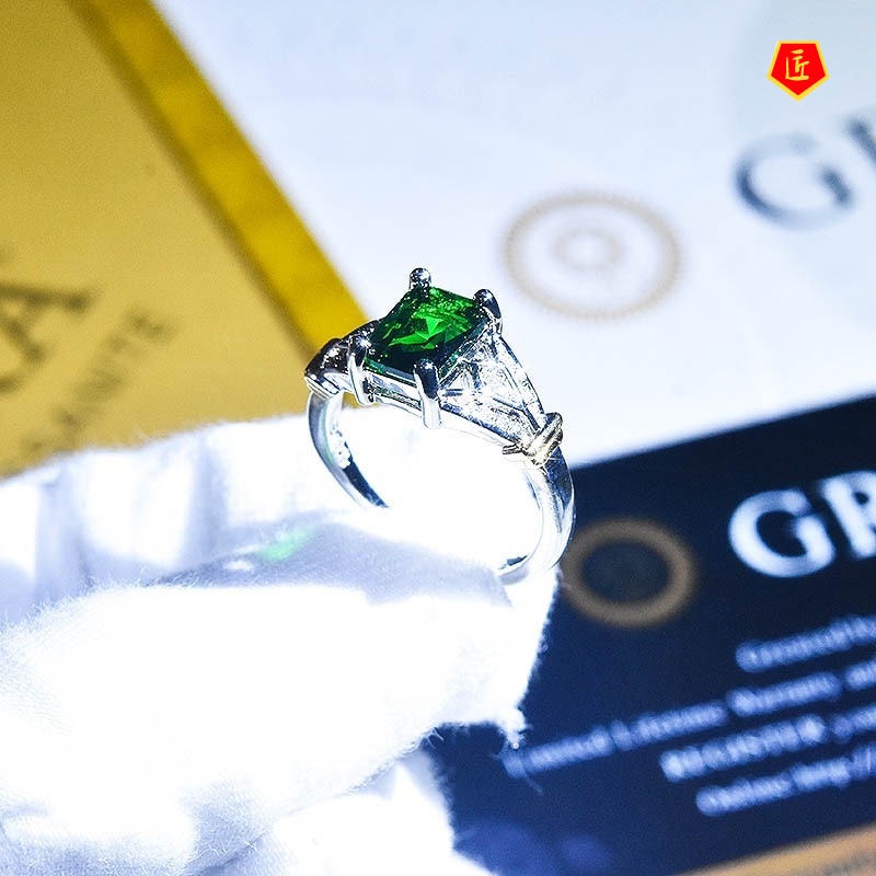 [Ready Stock]Inlaid Topaz Emerald Square Diamond Ring Fashion Elegant