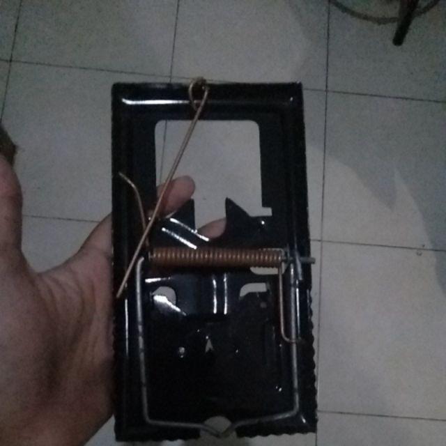 Perangkap / Jebakan / Jepretan Tikus