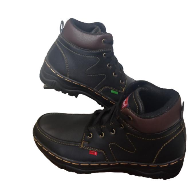 Produk Sepatu Boots Kickers Pria - Hitam, 39 Berkualitas