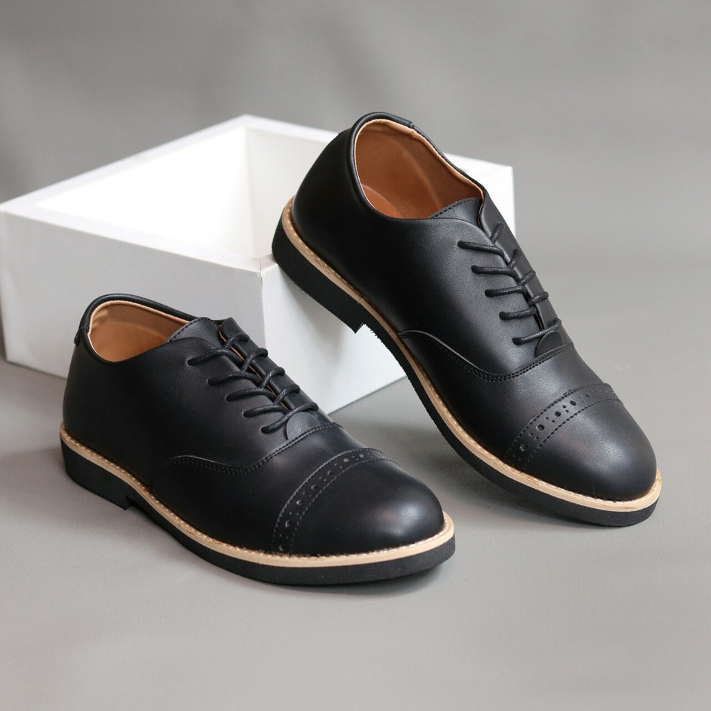 SepatuFormal Pantofel pria Resmi Formal Hitam Brown Casual Kantor Kuliah Pesta Kondangan Gereja Kerja PNS Guru Kulit Sintetis Terlaris Murah