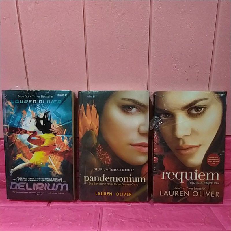 Trilogi Delirium by Lauren Oliver Buku 1-3 (Delirium, Pandemonium, Requiem)