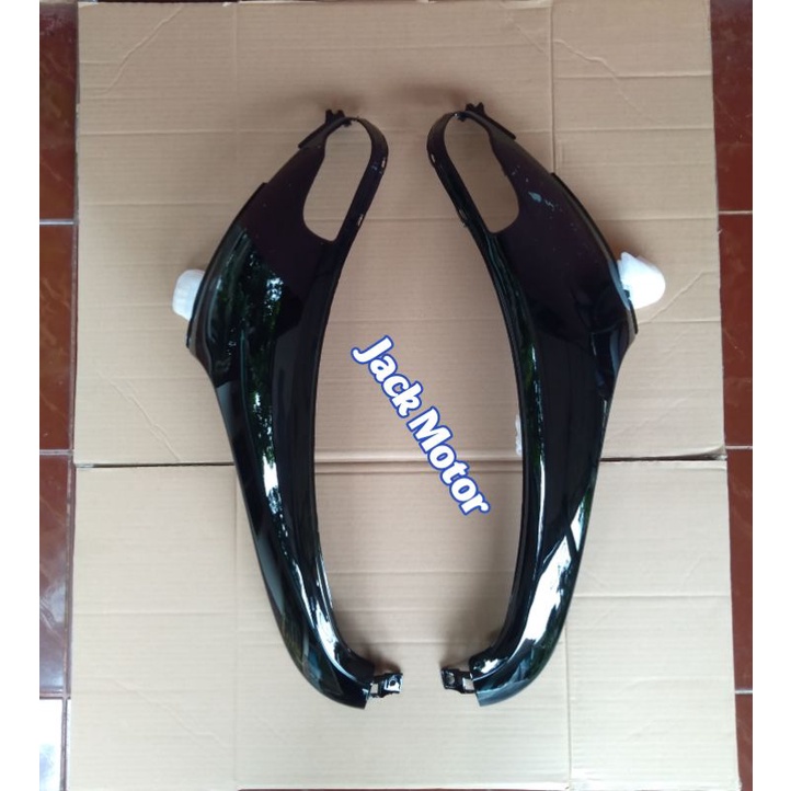 COVER BODY SAYAP DEPAN MOTOR HONDA SCOOPY FI 2013-2016 HITAM