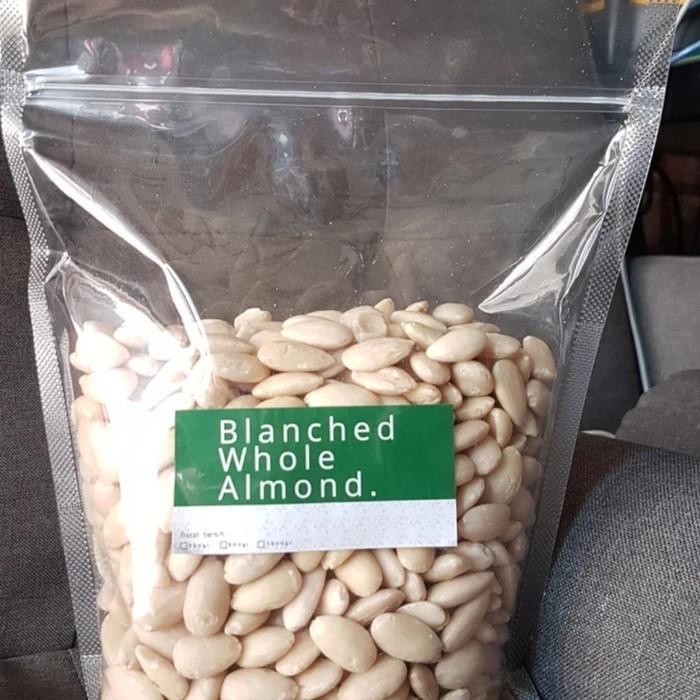 

Kacang Almond Mentah Kupas 1 kg