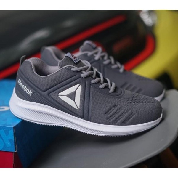 Sepatu Sneakers Rebook Casual Pria Best Quality