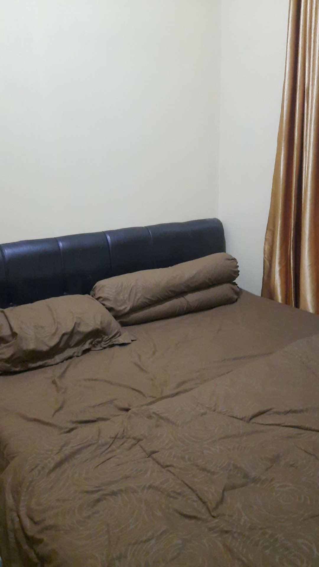 Bedcover + Sprei Fitted Flat Quincy Vallery Polos Tinggi 30 180x200 Dark Red Dark Pinkv Bc180vlr