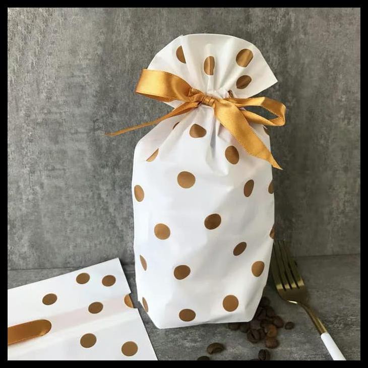 

Kualitas Terbaik Plastik Souvernir Polkadot/ Goodie Bag Souvernir/ Plastik Kemasan