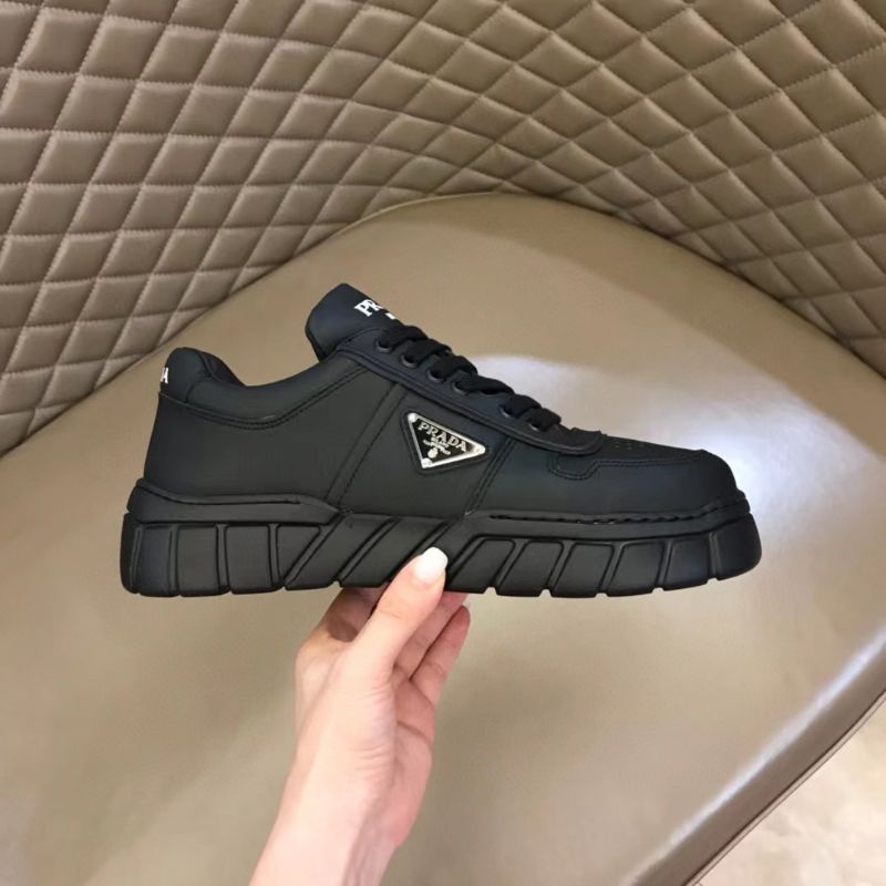 sepatu pria pr4da sneaker kulit hitam men shoes branded P1SHOES top cowok terbaru