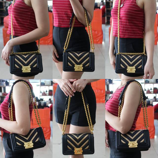RESTOK
Chanel Boy Metallic Chevron Black/Gold #6315V