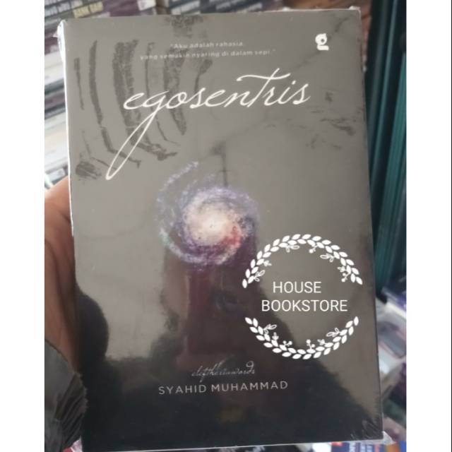 NOVEL EGOSENTRISKERTAS : BOOKPAPERPenulis : Syahid Muhammad