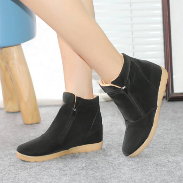 Sepatu boots wanita bsk 12