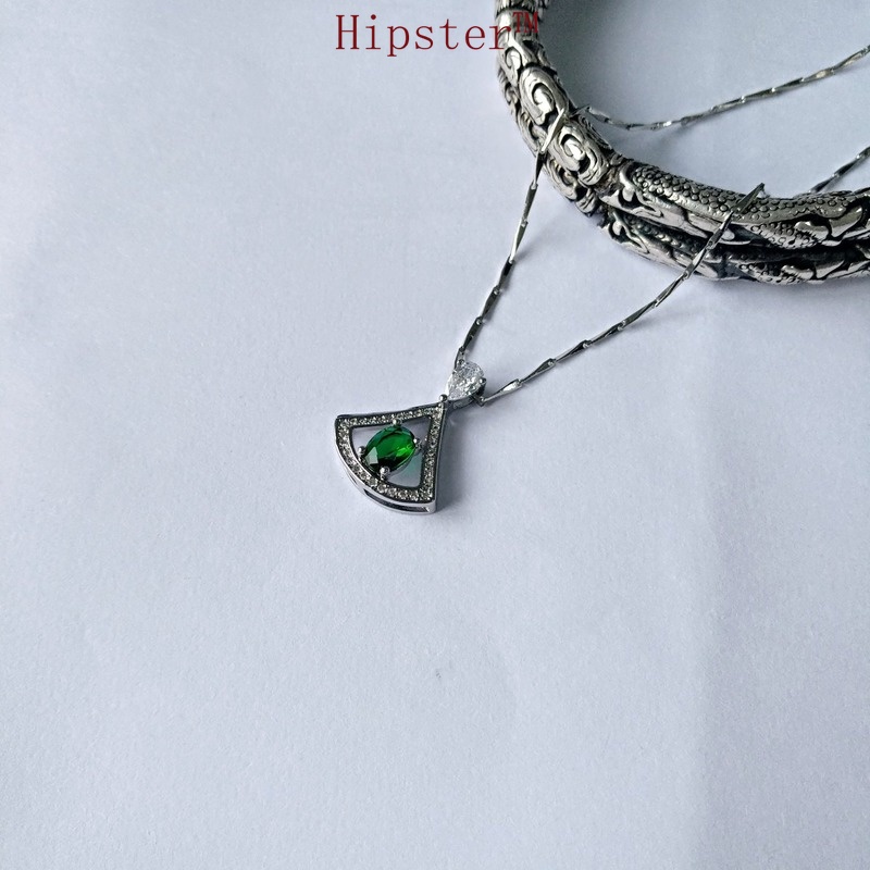 Full Diamond Light Luxury Temperament Hollow Sector Emerald Pendant Platinum Necklace