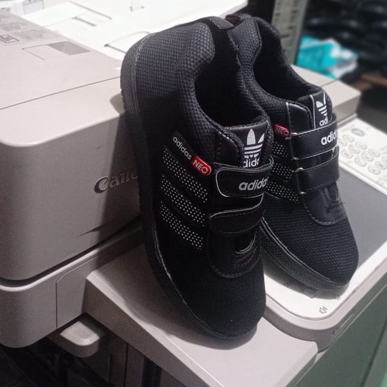 SEPATU ANAK SEKOLAH NEO HITAM KRETEKAN TANPA TALI SNEAKERS TERBARU TERMURAH DI SHOPEE