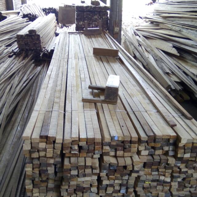  Kayu reng  ukuran 2 cm x 3 cm panjang 4 meter Shopee 