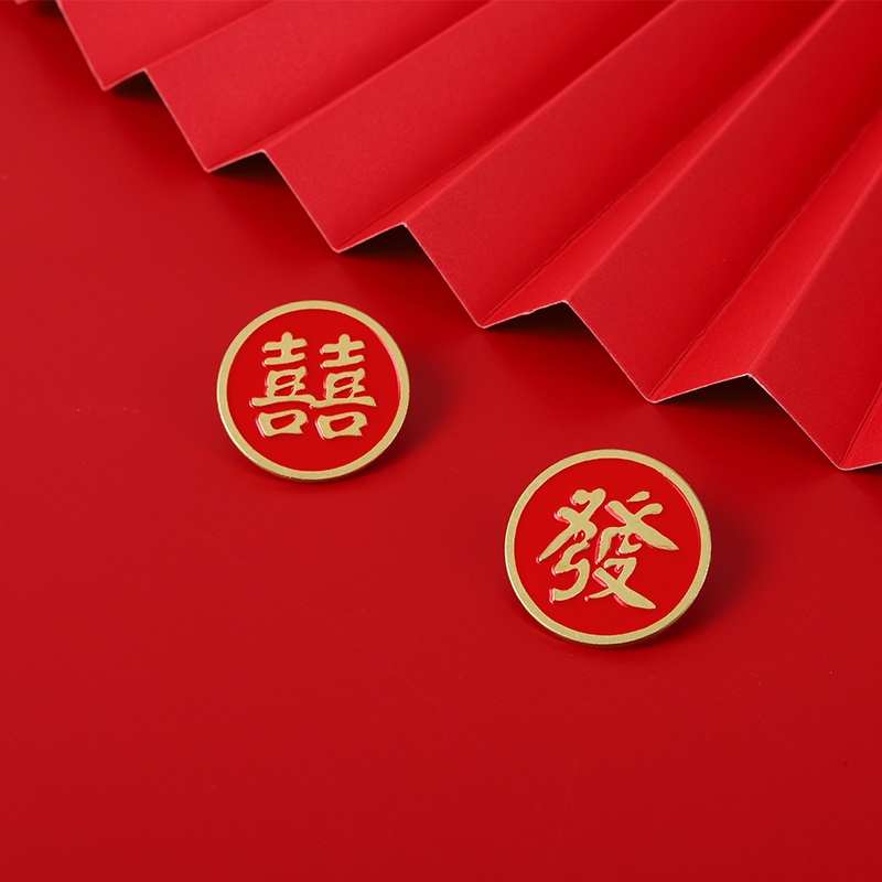 Bros Pin Desain Karakter Keberuntungan China Bahan Metal Warna Merah Untuk Hadiah Teman