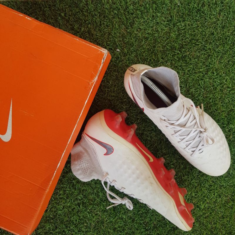 Sepatu Bola Nike Magista Obra 2 Pro DF FG