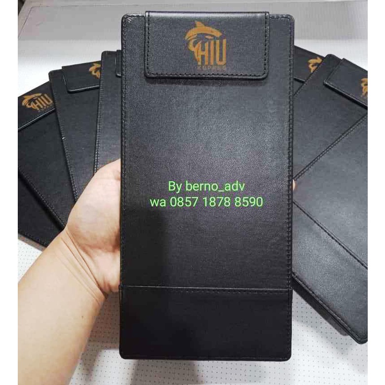 

Tempat Bill Terbuka / 12 cm x 24 cm / DENGAN TAMBAHAN LOGO GRAFIR