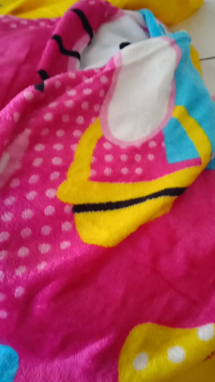 Selimut Karakter Lembut Uk 140 X 190 Cm