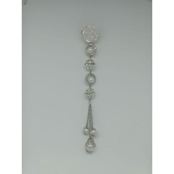 Bros dagu juntai panjang silver bunga putih A001
