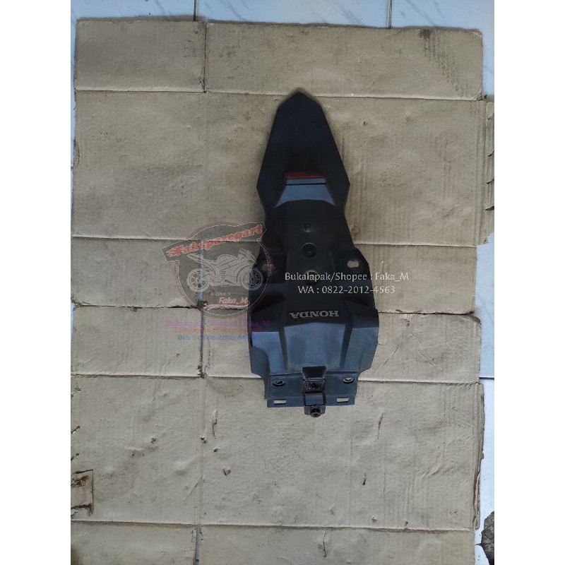 Slebor Belakang Spakbor New CB150R Baru NCB CB150 CB 150 R 150R Facelift LED K15G K15 G K 15 G Ori C