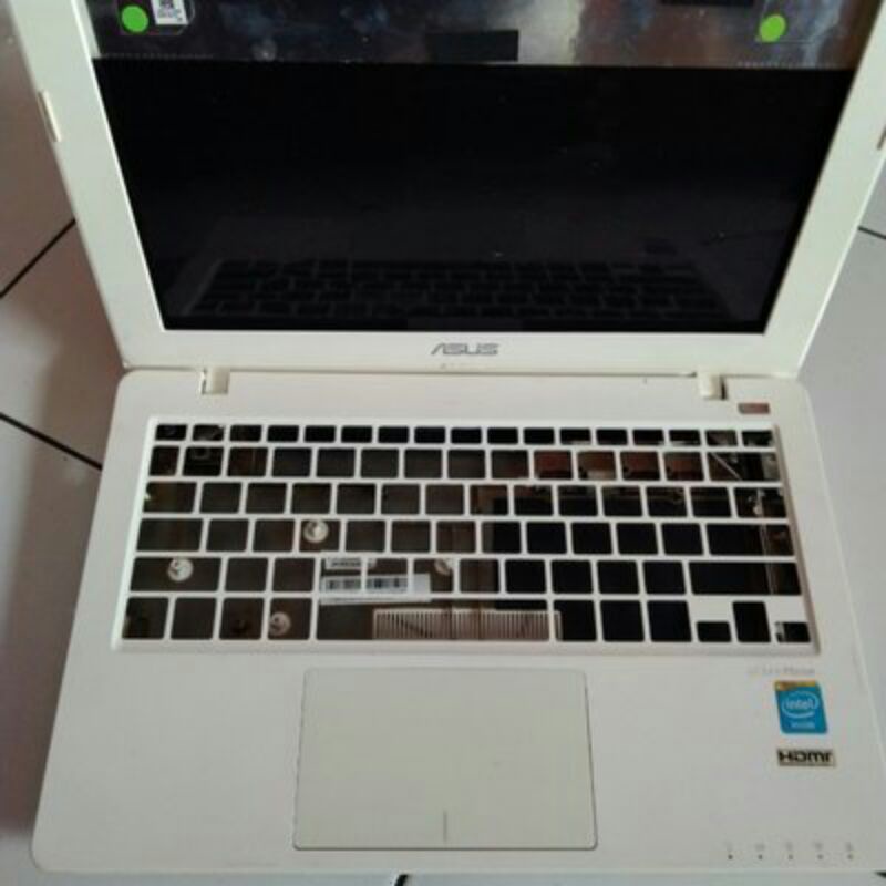 Casing Asus X200CA