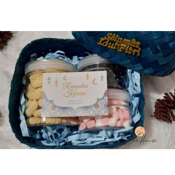 

Hampers / Parcel Lebaran - Besek Rotan Medium NAVY