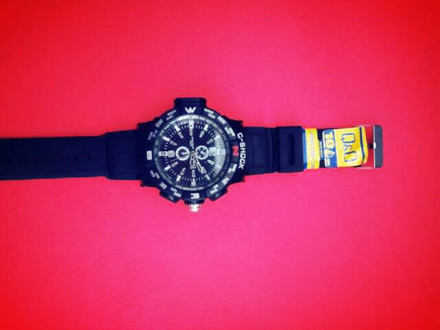 Q&amp;Q Jam tangan pria sport  - anti air strepp rubber