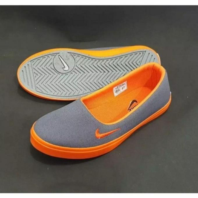 Sepatu Cewek Wanita Casual Olah Raga Flat Slip On Shoes Nike