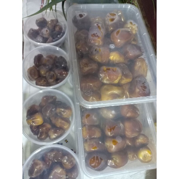 

Kurma Sukari Satu Box