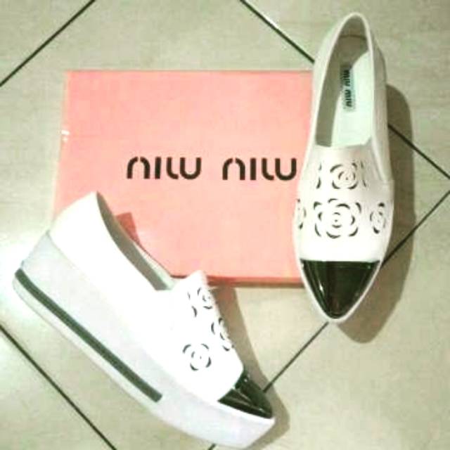 Preloved sepatu miu miu