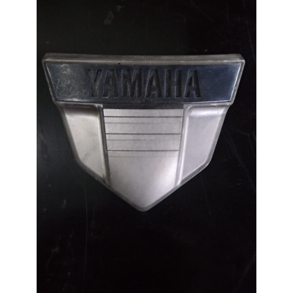logo emblem panel dasi depan yamaha fizr crypton vega r lama ori