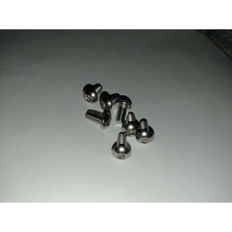 Button L M4 x 8 (0.8cm) stainless 304 THE A2-70