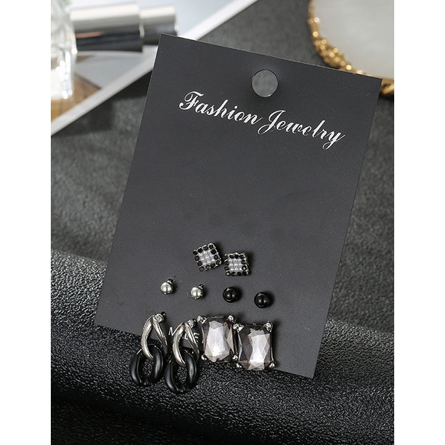 LRC Anting Tusuk Fashion Silver Crystal Earrings Set D57196