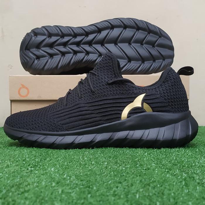 ortuseight frontier all black