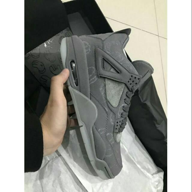Nike air Jordan 4 Retro kaws cool Grey suedue white glow grade Authentic  Miror 1:1