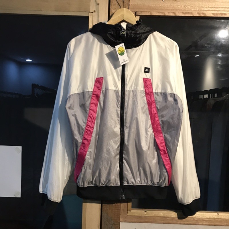 Second Thrift Nike Jacket