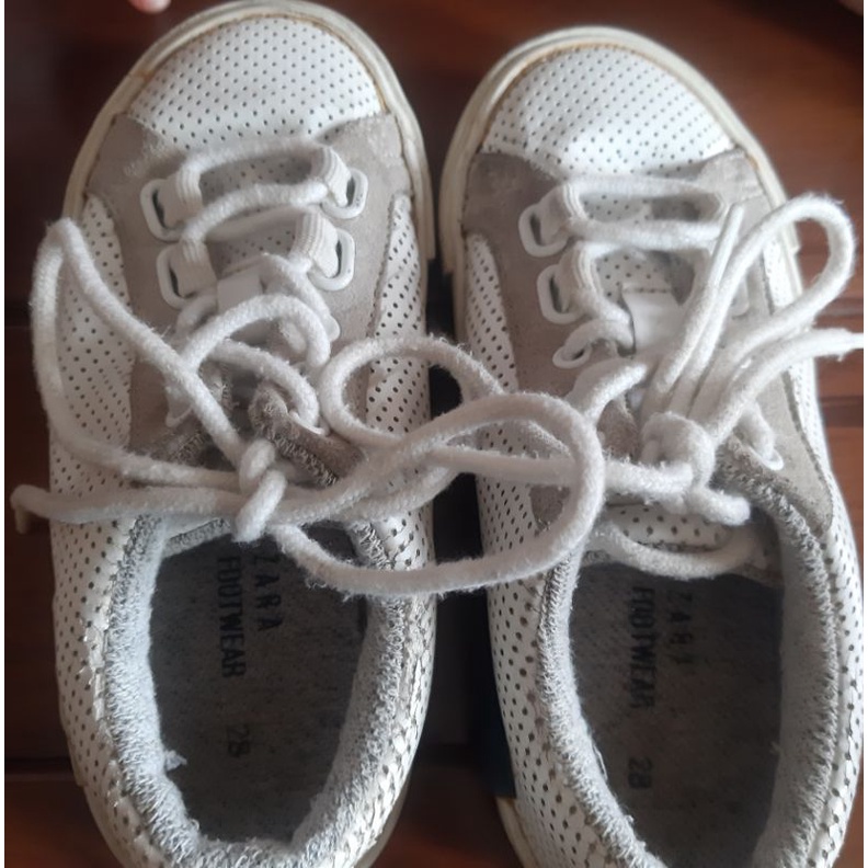 Prelove sepatu anak Zara