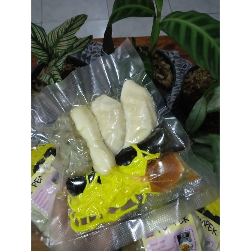 

PEMPEK Campur 01