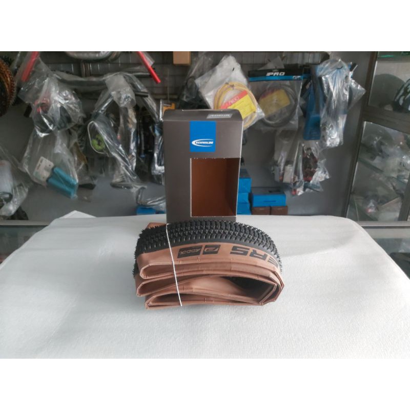 BAN LUAR SCHWALBE  BILLY BONKERS 26X2.10 SKINWALL-GUMWALL KEVLAR