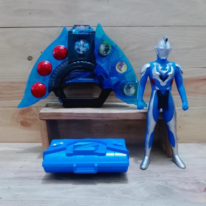 Produk Unggulan] recast dx z riser figure ultraman z plus z holder medal
