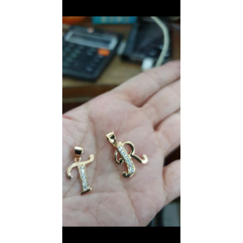 Liontin bandul mainan kalung huruf inisial r s n t a m i y f l h w emas asli 375