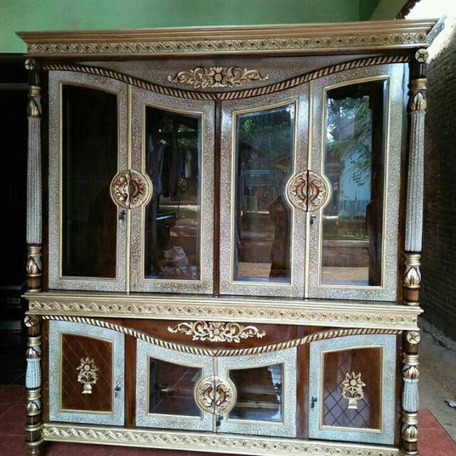 Lemari hias / lemari pajangan ukir