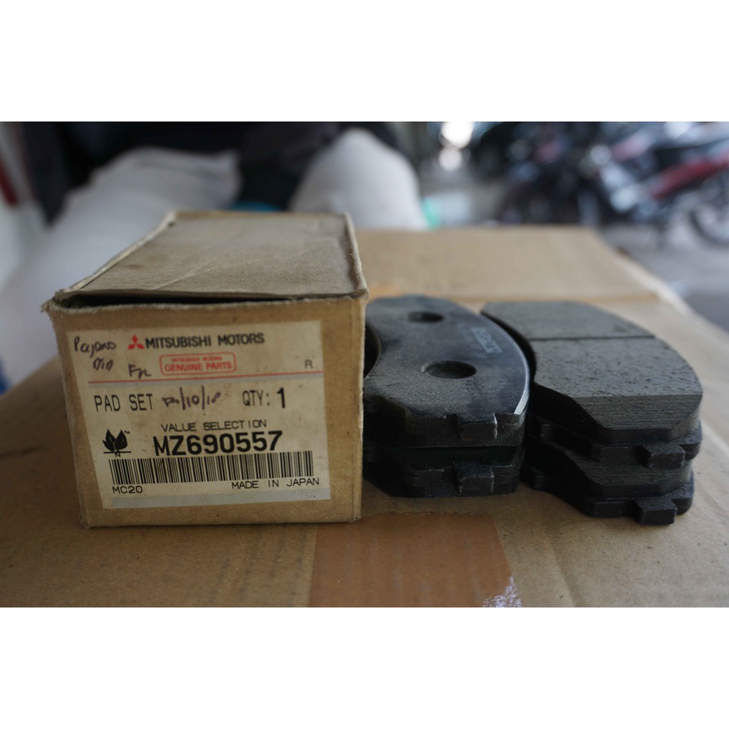 Brake Pads Kampas Rem Depan Mitsubishi Pajero DID ASLI KTB!