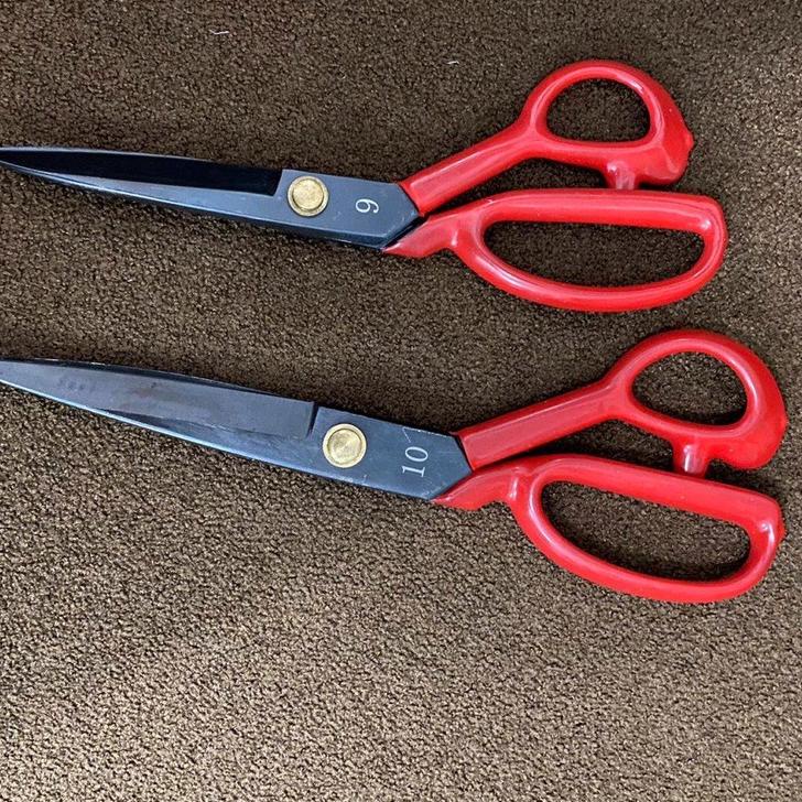 

[KODE PRODUK JFKUI8177] Gunting Kain Gagang Karet premium / Gunting taylor / Gunting penjahit gagang karet / gunting tajam