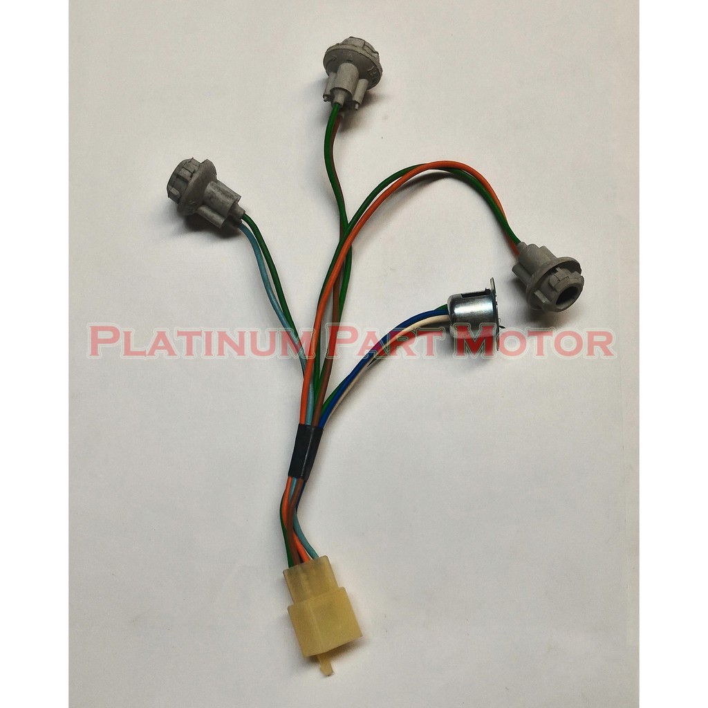 Soket  Fitting Lampu Depan - Karisma   ORIGINAL