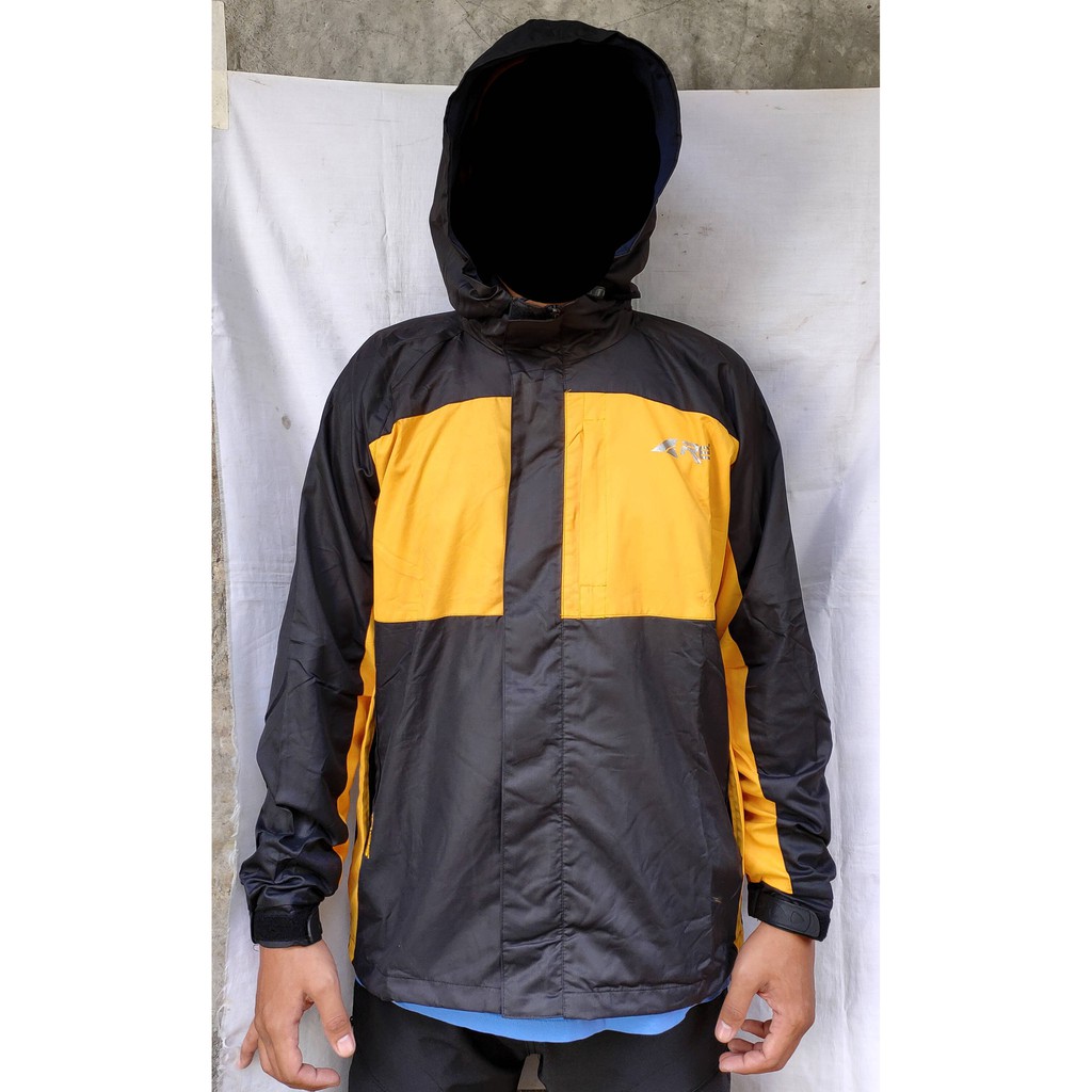Jaket Gunung REI Adventure Sevidop