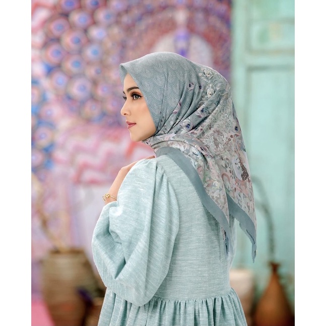 NEW Buttonscarves Ederra Series Green Milieu