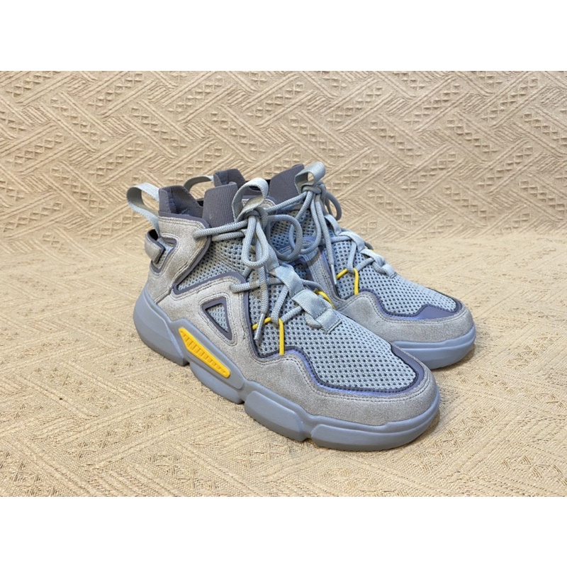 Sepatu besar XTEP Basket size 42  outdoor boots Grey Sneakers